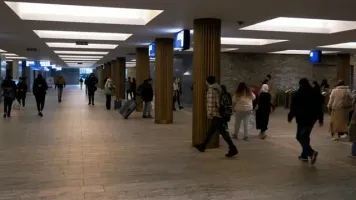 Live view of lobby with person detection