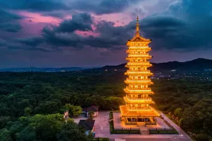 Original landscape photo before AI background removal